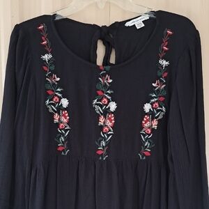 American Eagle Outfitters Black Top with Floral Embroidery.  Size Medium.